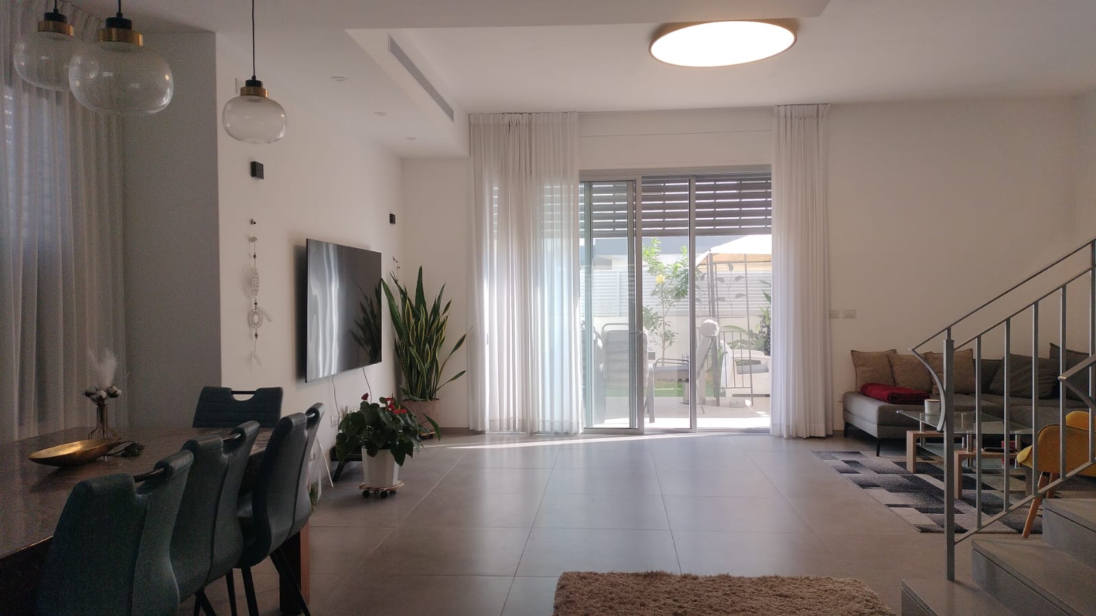 חדש למכירה בשרונה שבכפר יונה, דו משפחתי גדול ומרשים