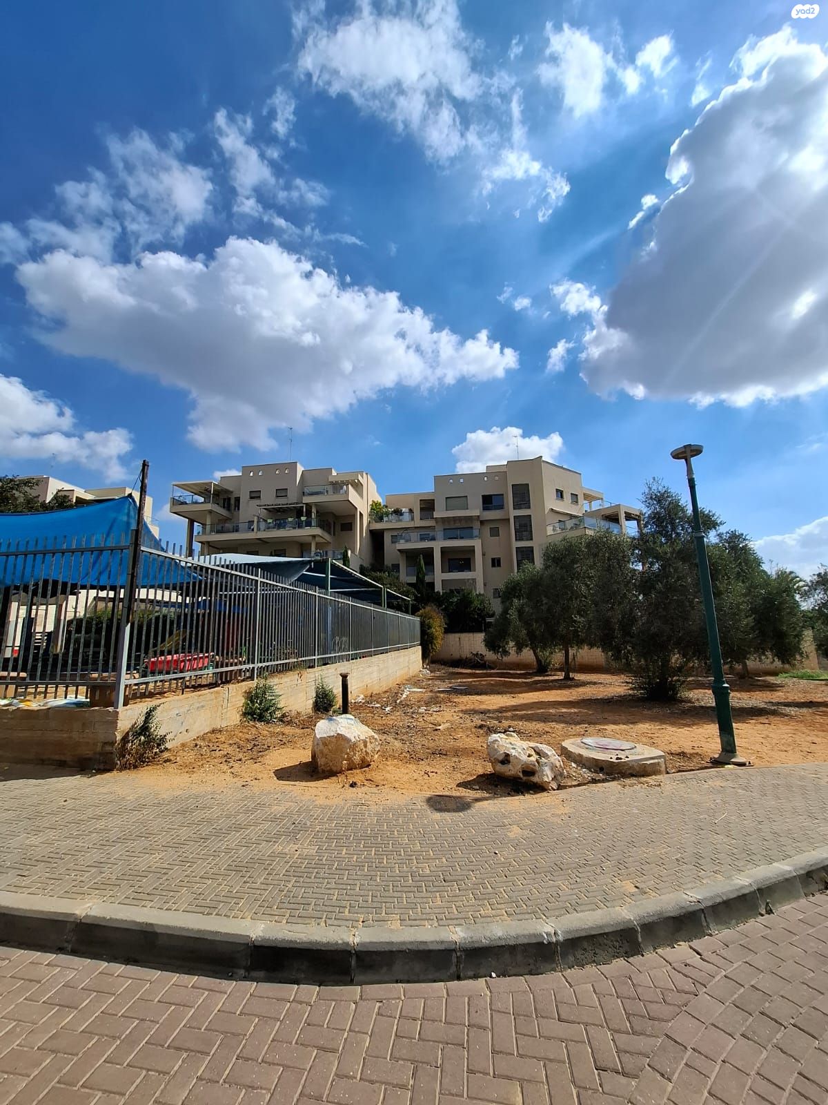 למכירה, דירת 5 חדרים בשכונת הסלעים בכפר יונה