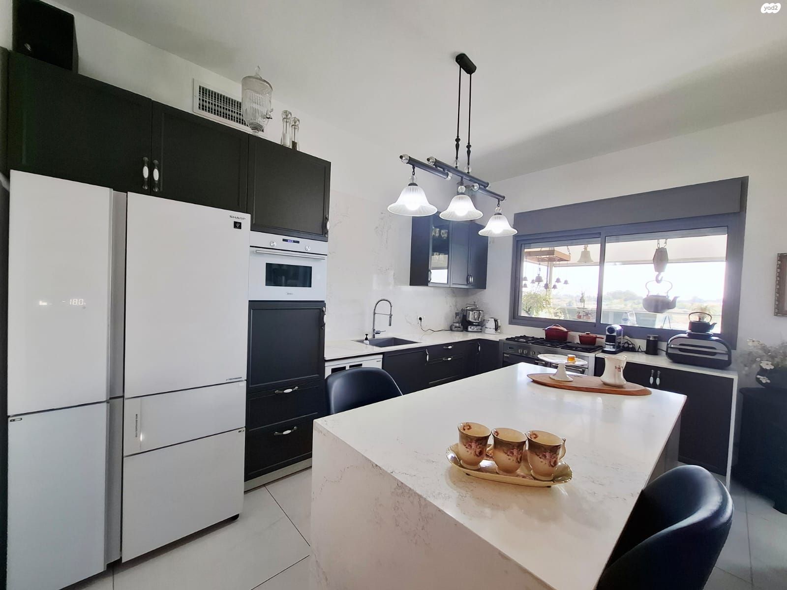 למכירה דירת פנטהאוז ייחודית ומיוחדת בשרונה שבכפר יונה