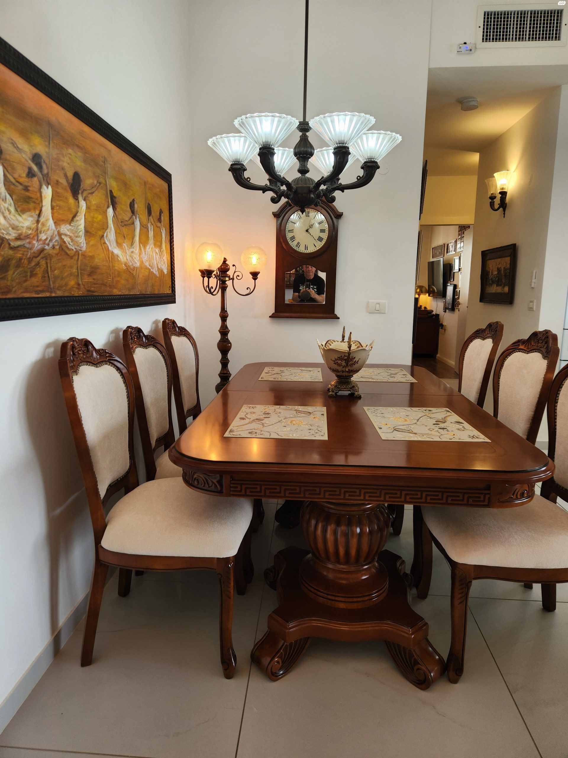 למכירה דירת פנטהאוז ייחודית ומיוחדת בשרונה שבכפר יונה