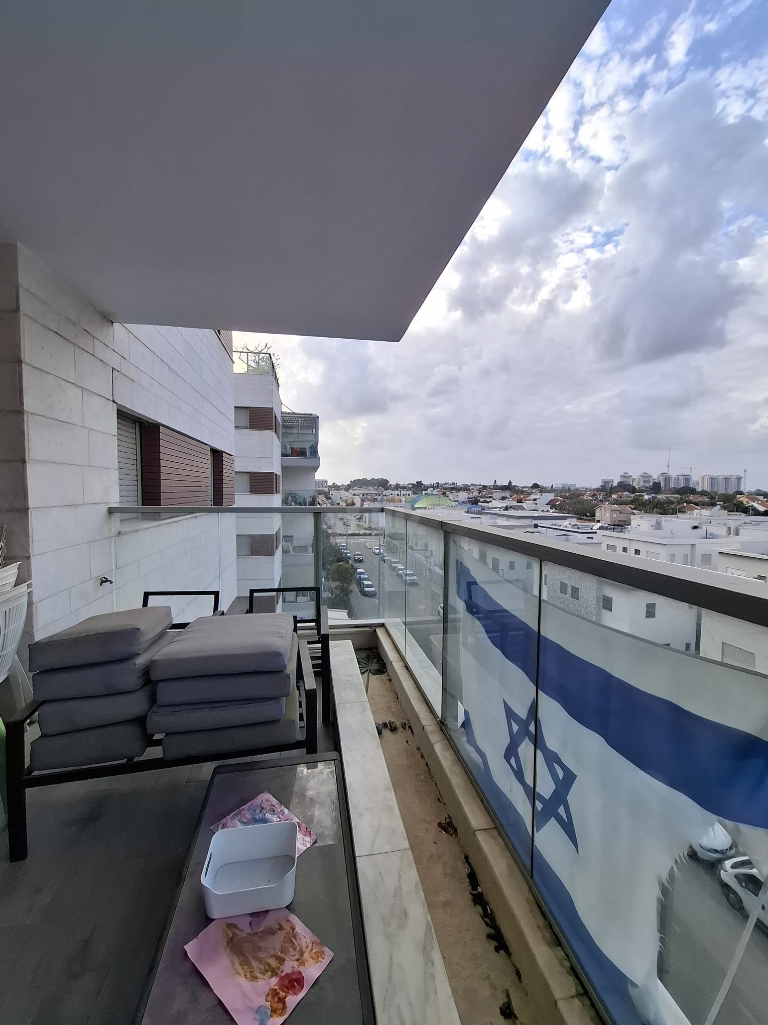 למכירה בשכונת שרונה שבכפר יונה, דירת 5 חדרים מעולה